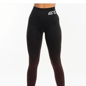 NewECHT Arise ombre scrunch leggings in berry